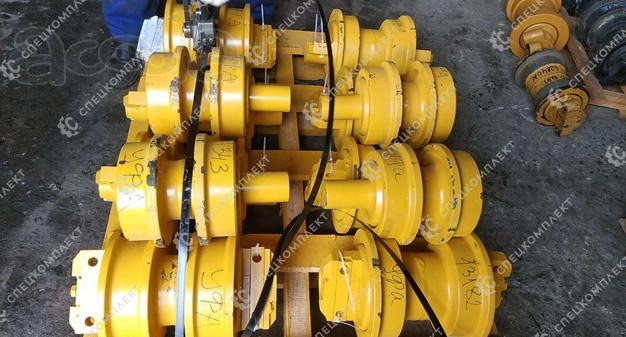Каток опорный однобортный Komatsu D63E-12